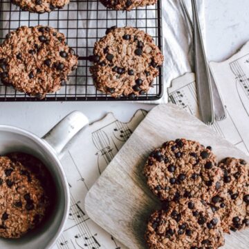 banana cookies ai fiocchi d'avena e gocce di cioccolato