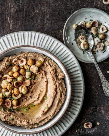 hummus al miso e nocciole